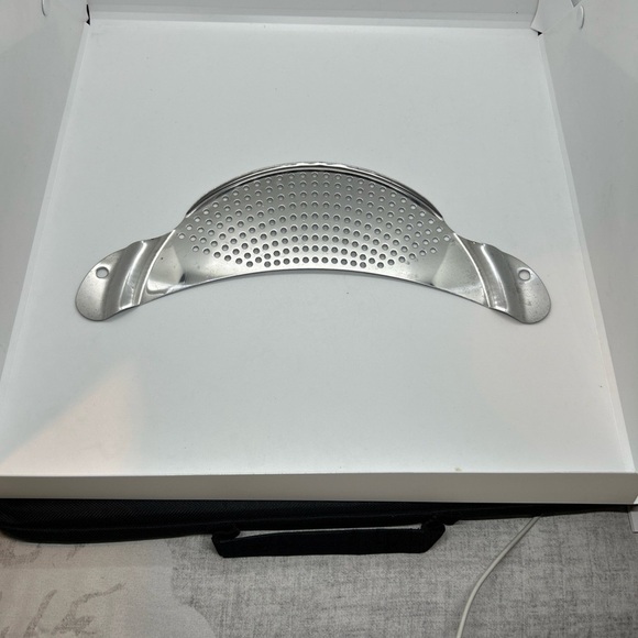 Stainless Steel Pot Strainer - Picture 2 of 9